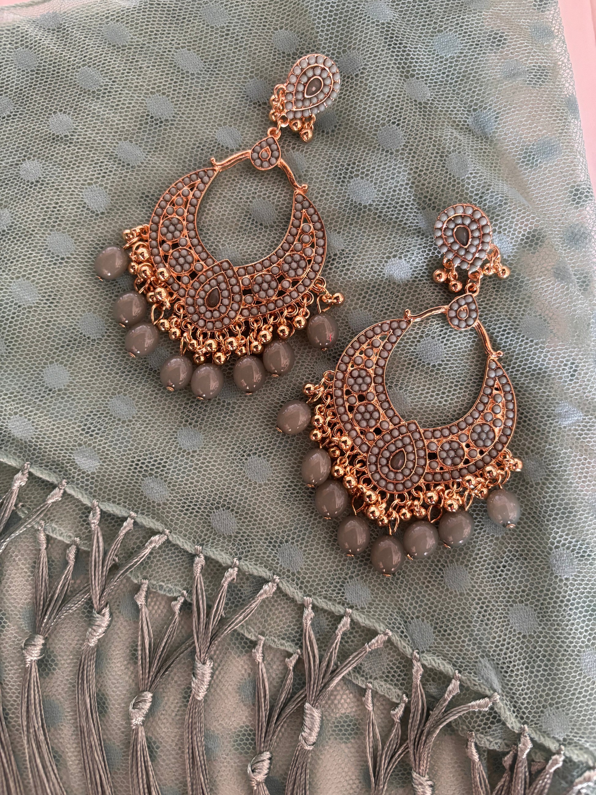 Pendientes 016