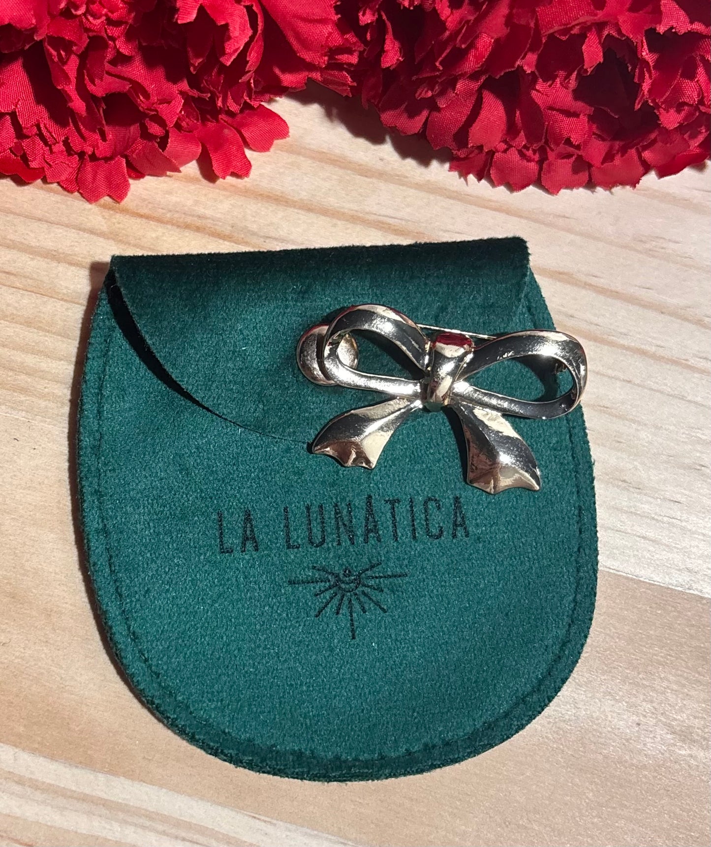 Broche Lacito