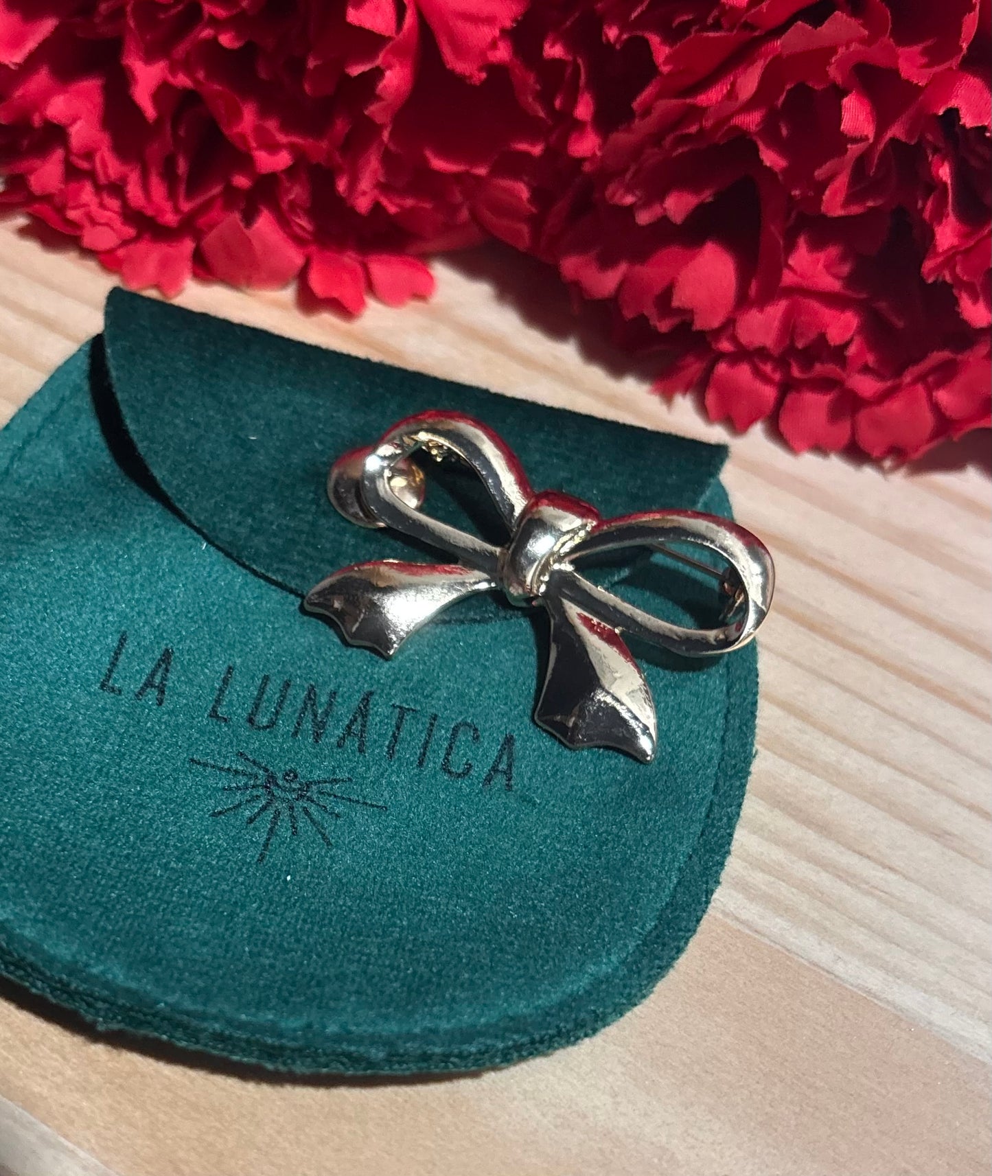 Broche Lacito